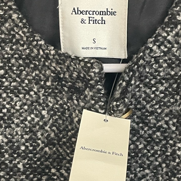 NWT Abercrombie & Fitch Textured Collarless Jacket - S - Picture 3 of 7
